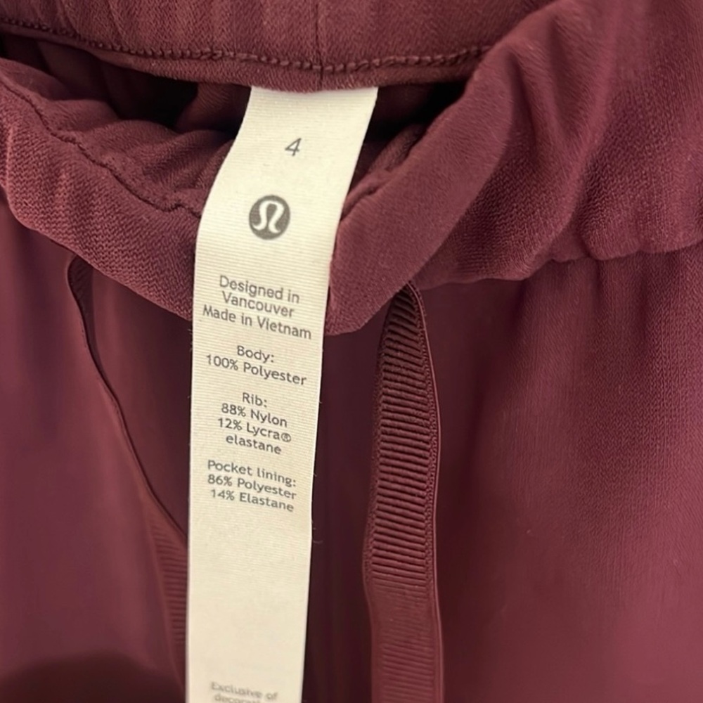 NWT! Lulu lemon On The Fly Joggers 28” Woven Cassis Maroon size 4 - Picture 5 of 12